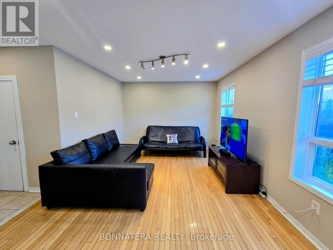 Building Photo - 5455 Farmcote Dr