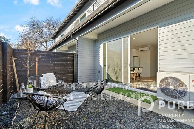 Foto del edificio - 3736 NE Liberty Terrace