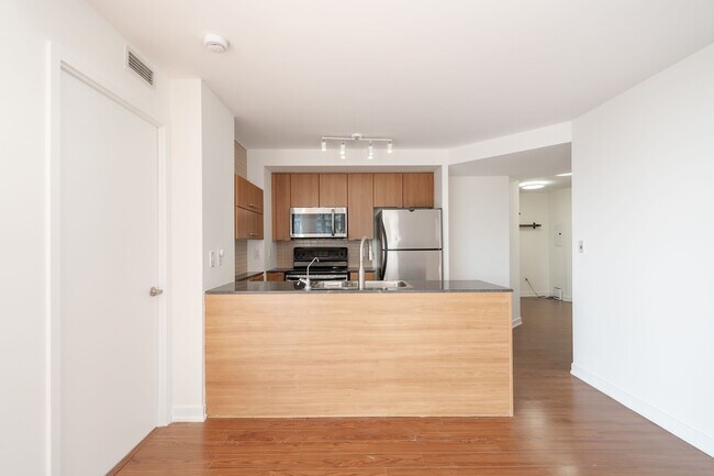 Building Photo - 11 Brunel Ct