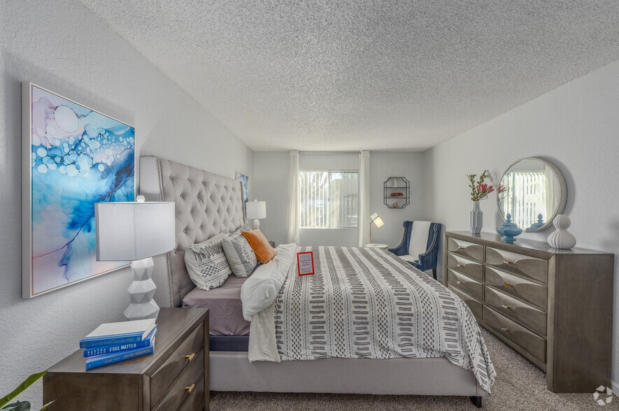 Allanza at The Lakes - 8600 Starboard Dr Las Vegas, NV 89117