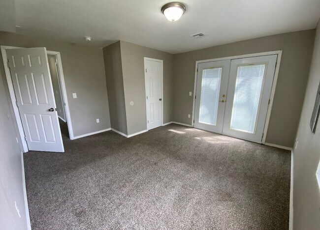 Foto del edificio - 4 Bedroom House Available in Moore