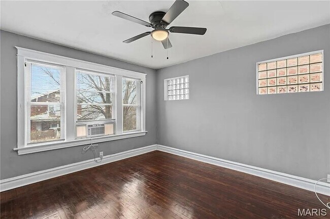 Building Photo - 4234 Dewey Ave