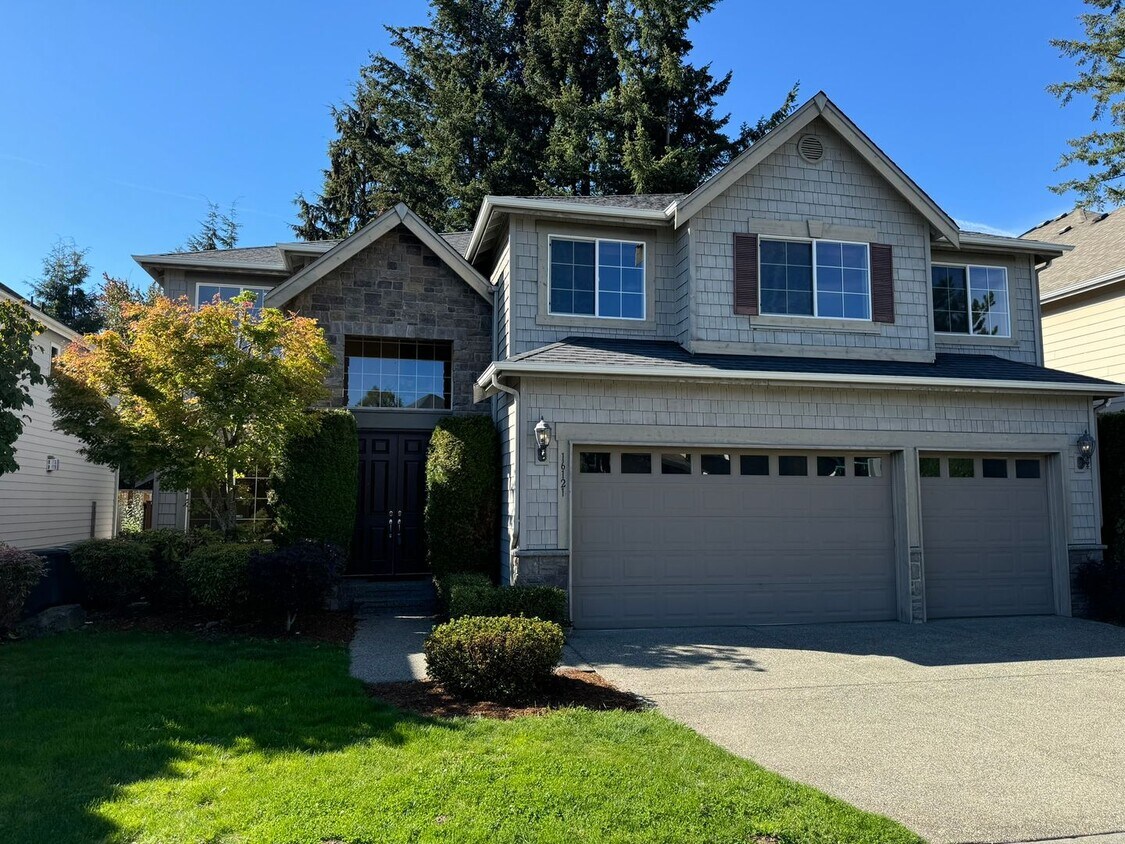 4Bd/2.5Ba Bellevue Home - 4Bd/2.5Ba Bellevue Home