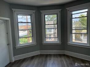 Building Photo - 275 Prospect St