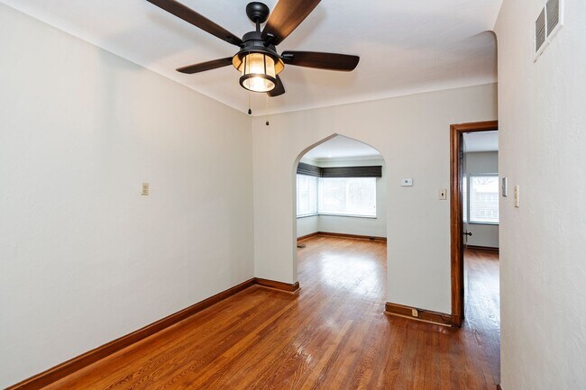 Foto del edificio - 6601 Devonshire Ave