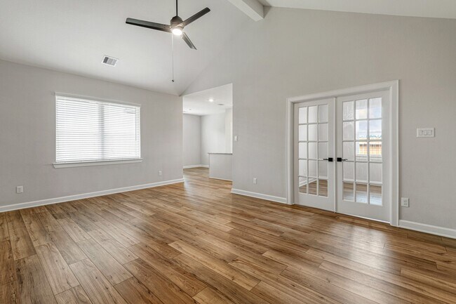 Building Photo - 15650 Honey Cv Dr