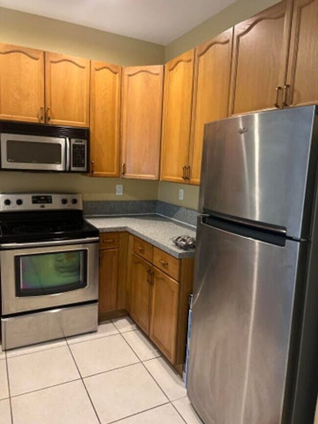 Building Photo - 4434 Lake Lucerne Cir