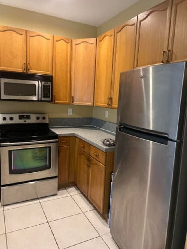 Foto del edificio - 4434 Lake Lucerne Cir