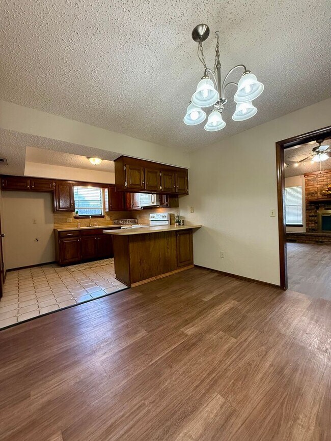 Foto del edificio - 1368 Cedarbrook Ln