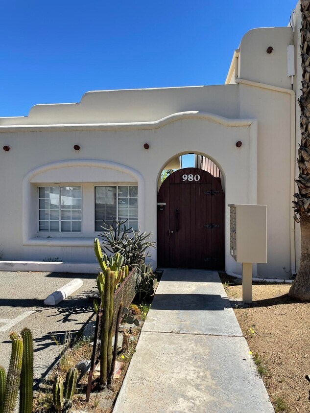 Primary Photo - 980 N Indian Canyon Dr