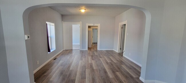 Foto del edificio - 408 Rudd Ave