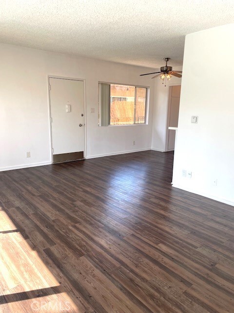 Foto del edificio - 5167 Yarmouth Ave