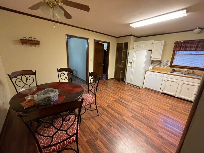 Foto del edificio - 3135 McLemoresville Rd