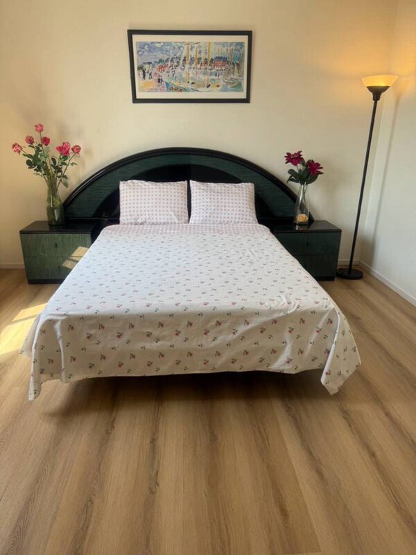 Foto del edificio - 15111 Hemlock Ave