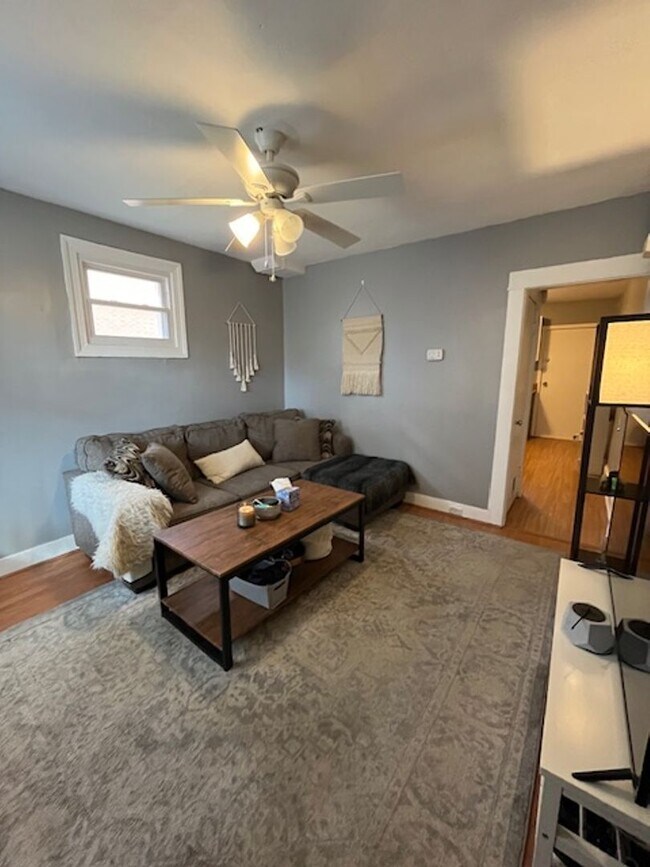 Foto del edificio - Lovely Hampden EOG 2bd/2ba Rowhome w CAC & W/D! Available 7/15