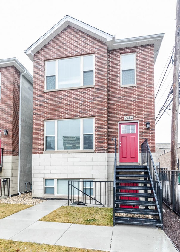 Primary Photo - 2414 W Arthington St
