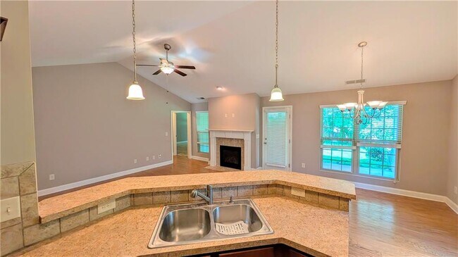 Foto del edificio - 4780 Lost Creek Dr