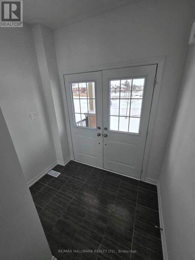 Building Photo - 116 Seeley Ave