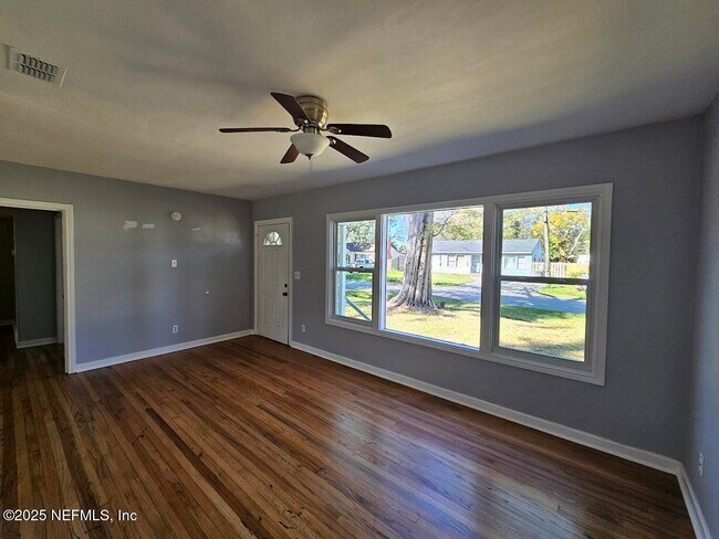 Foto del edificio - 4534 Blount Ave