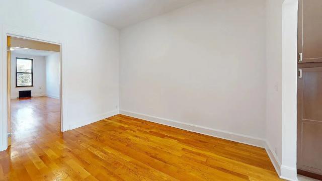 Foto del edificio - 1 bedroom in RIDGEWOOD NY 11385