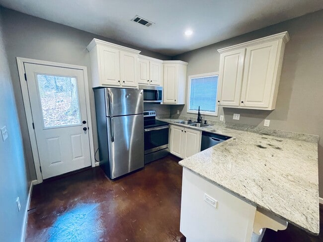 Building Photo - 1 Bed/1 Bath