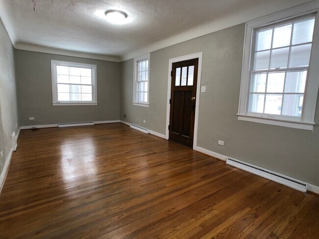 Building Photo - 3217 Ann St