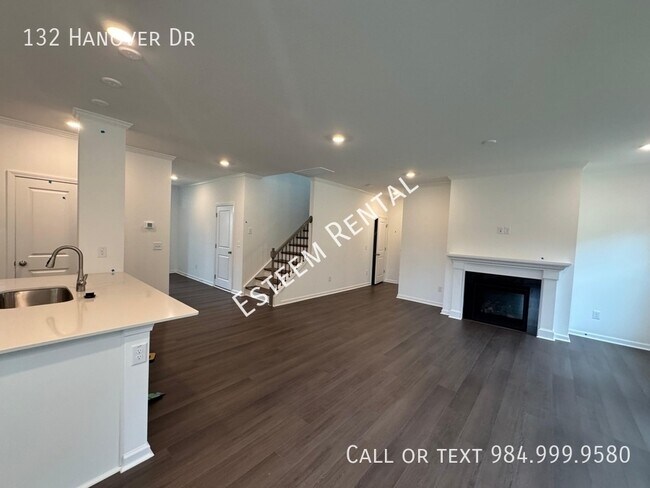 Foto del edificio - 132 Hanover Dr