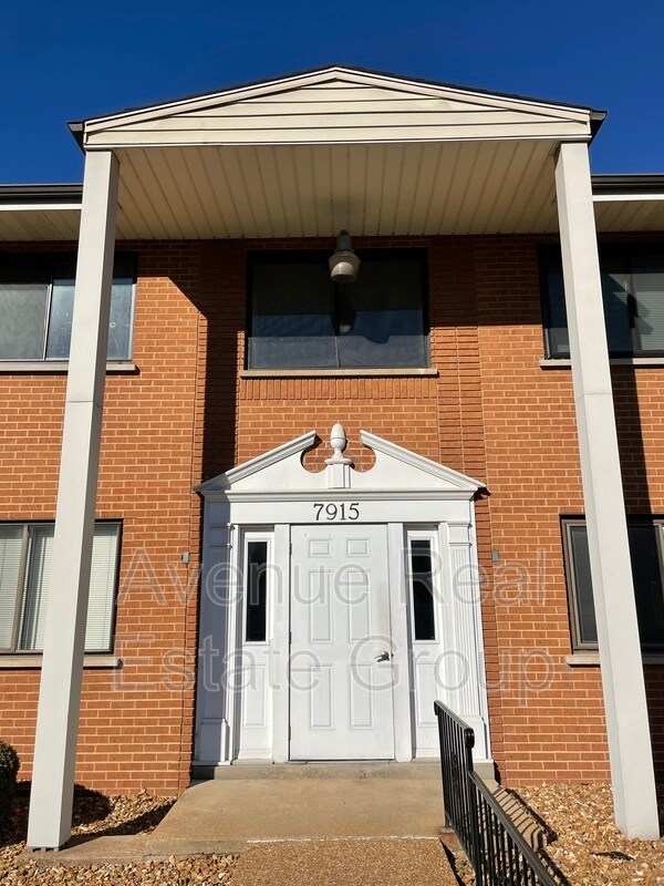 7915 Camelot Ln Unit 2, Crestwood, MO 63123 Condo for Rent in