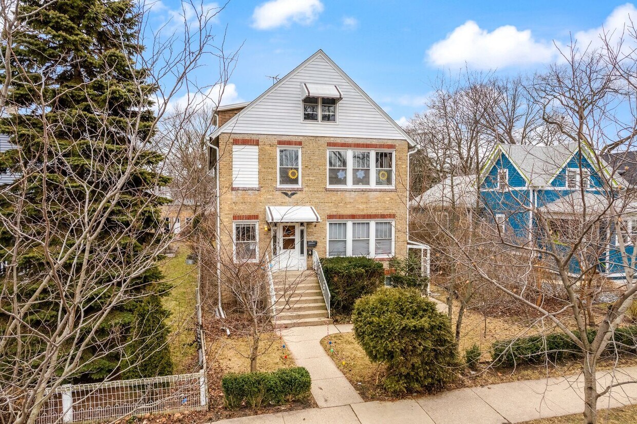 Primary Photo - 1023 Florence Ave