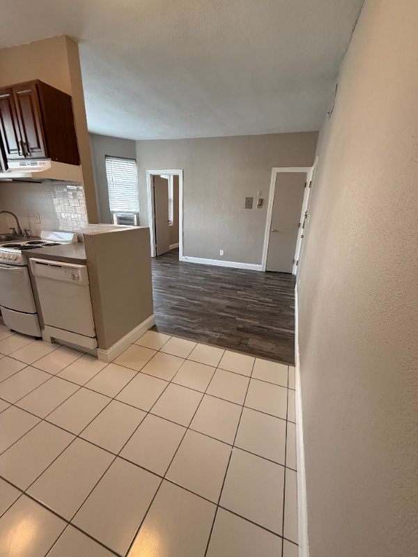 Photo - 1862 Beacon St Apartment