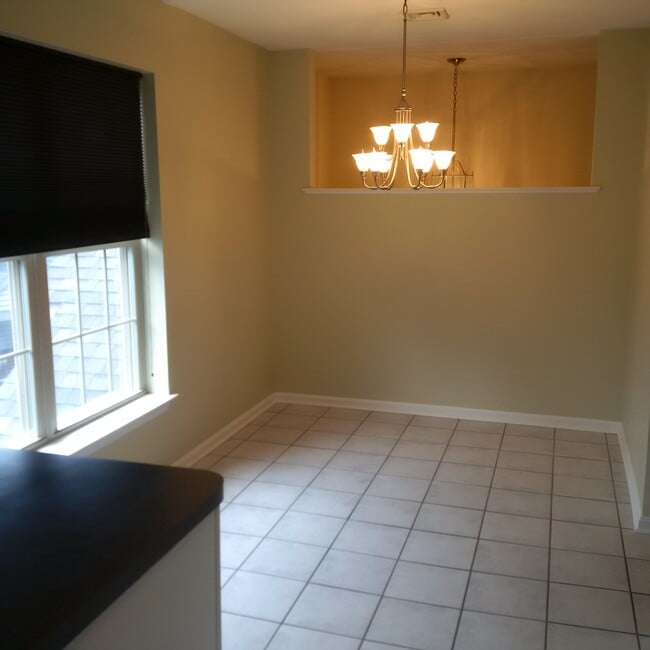 Kitchen Eating Area - 29 Sterling Ct