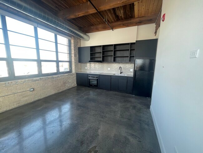 Foto del edificio - 2061 N Southport Ave