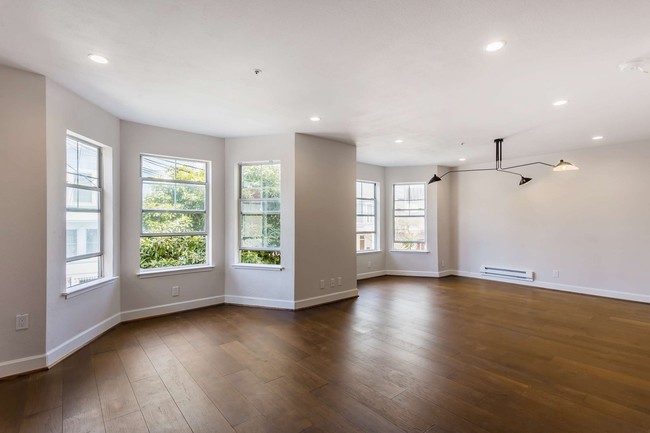 Building Photo - 235 Collins Street, Unit 2