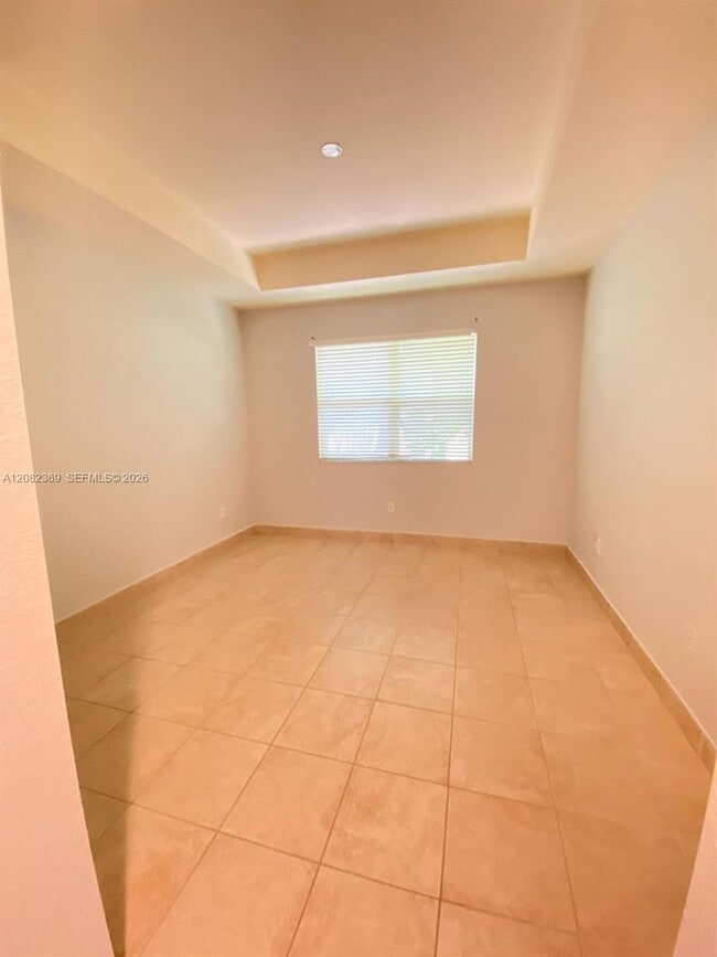 Foto del edificio - 2302 NE 37th Ter