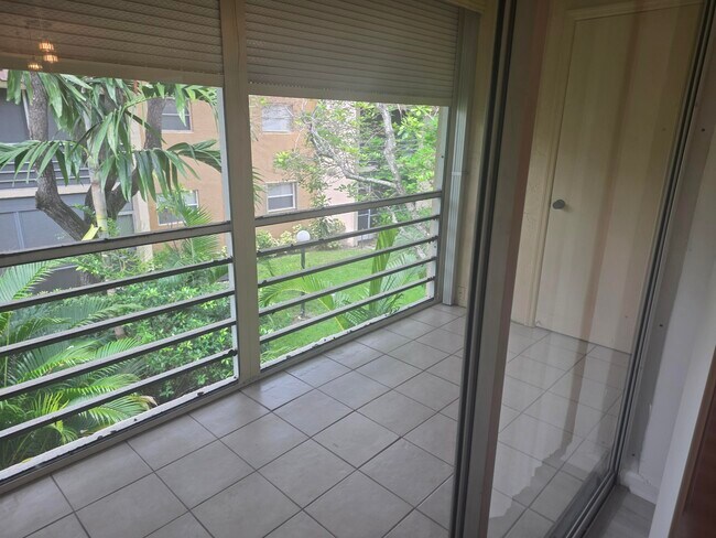 Foto del edificio - 959 SE 2nd Ave