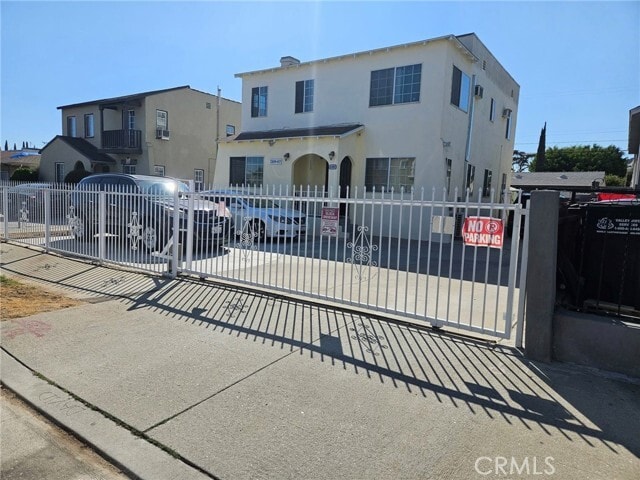 Building Photo - 1309 S Woods Ave