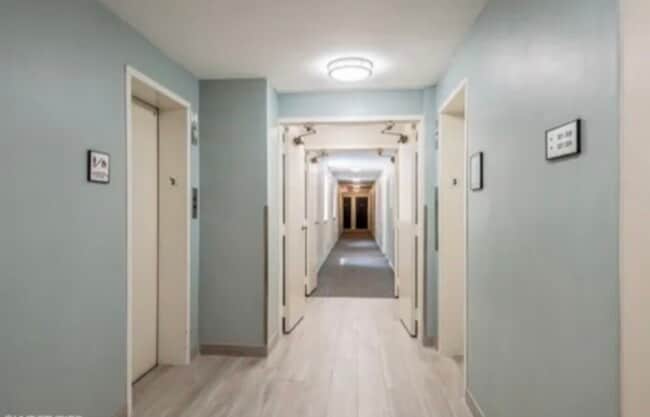 Building Photo - 515 W Wrightwood Ave