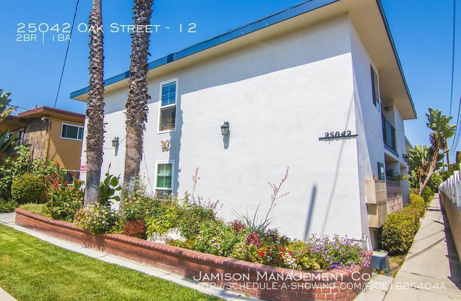 Foto principal - 25042 Oak St