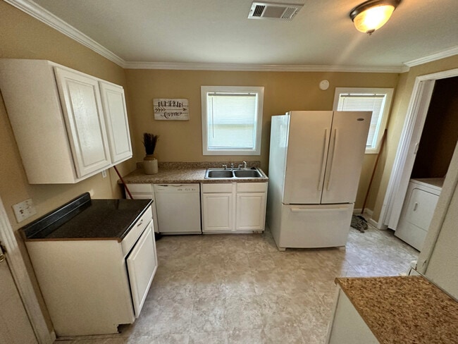 Building Photo - 270 Wildwood Ct