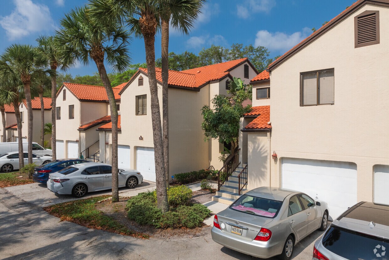 Entrada - Southlake Condominiums