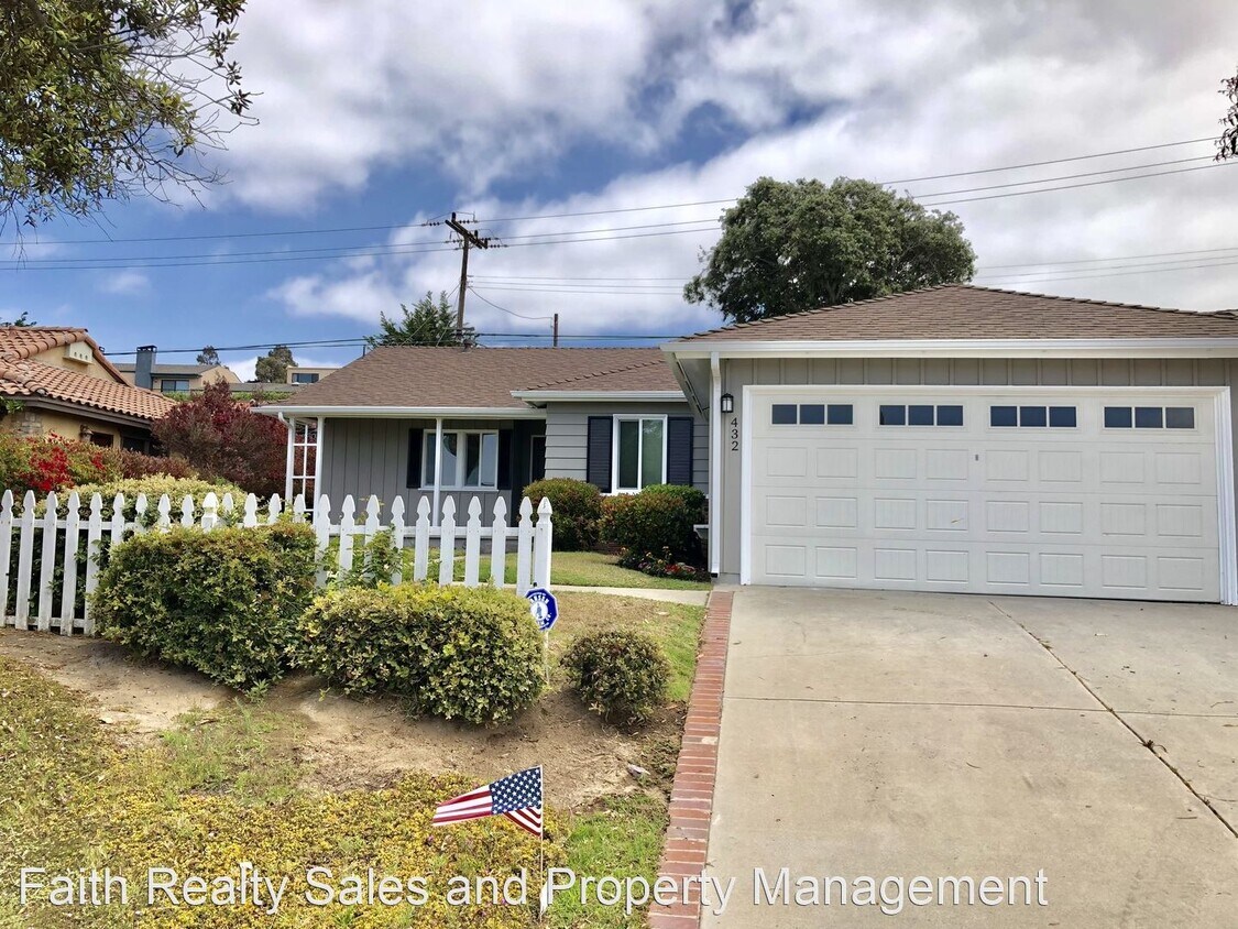 Foto principal - 4 br, 2 bath House - 432 Camino de Encanto