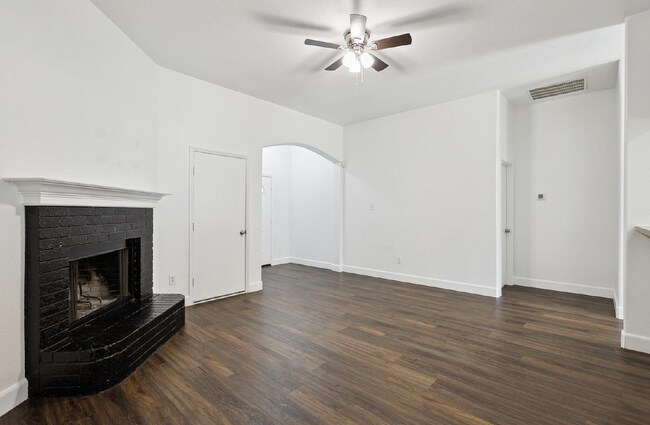 Foto del edificio - "Charming 3-Bedroom Home Just Minutes from Downtown Dallas!"