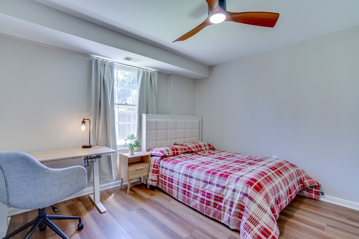 LL 1 - 8056 Central Park Dr