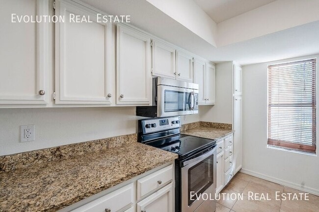 Building Photo - 7502 E. Thomas-105