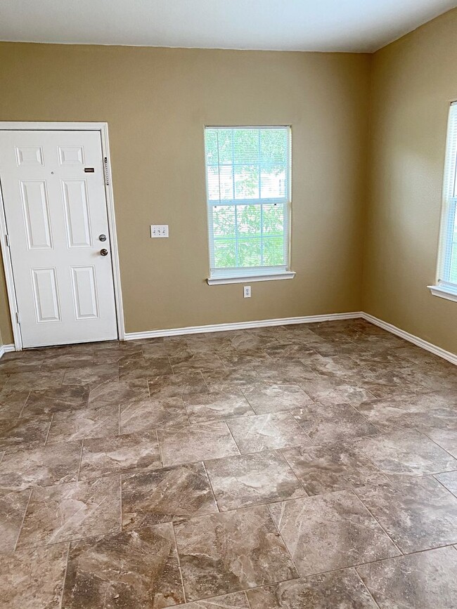 Foto del edificio - 3000 8th St