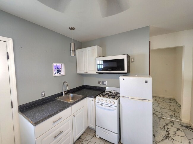 Building Photo - Stylish 1 bed 1 bath Casita in Tempe AZ!  ...