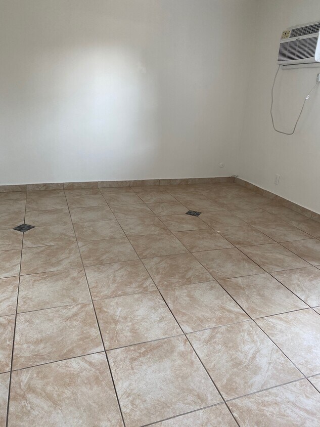 Foto principal - 14137 Vanowen St