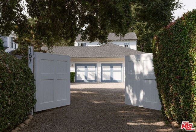 Building Photo - 167 Pomar Ln