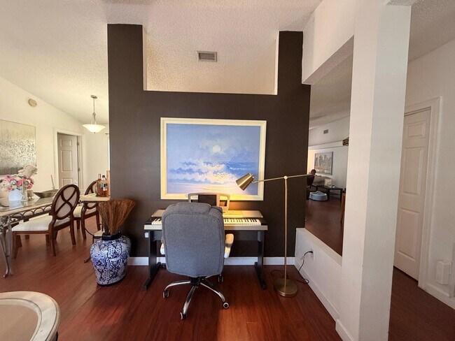 Foto del edificio - 1902 SW Aladdin St