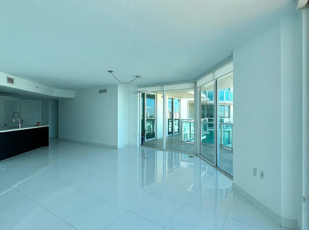 Building Photo - 200 Sunny Isles Blvd